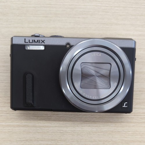 Fotocamera digitale compatta